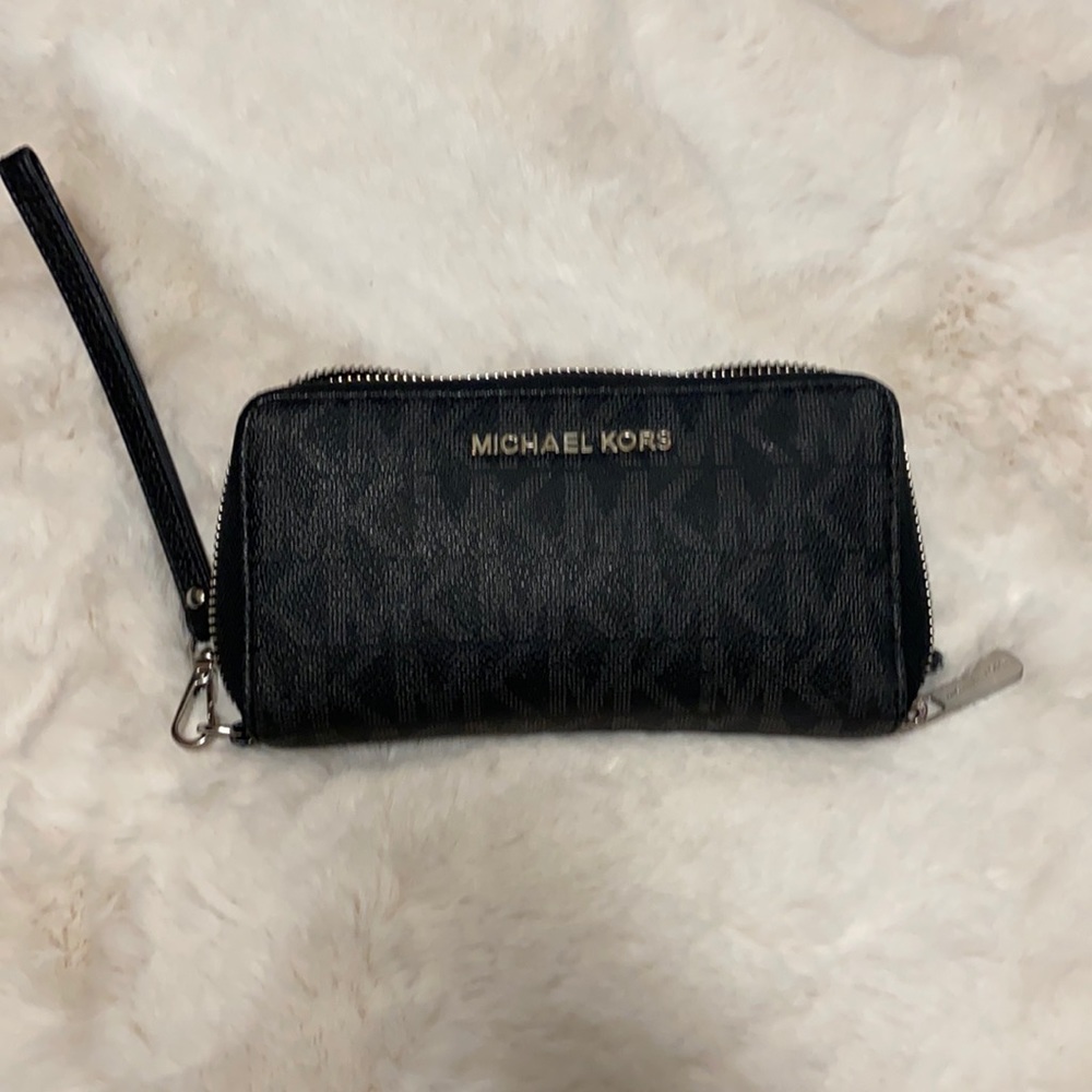 Micheal Kors wallet/wristlet